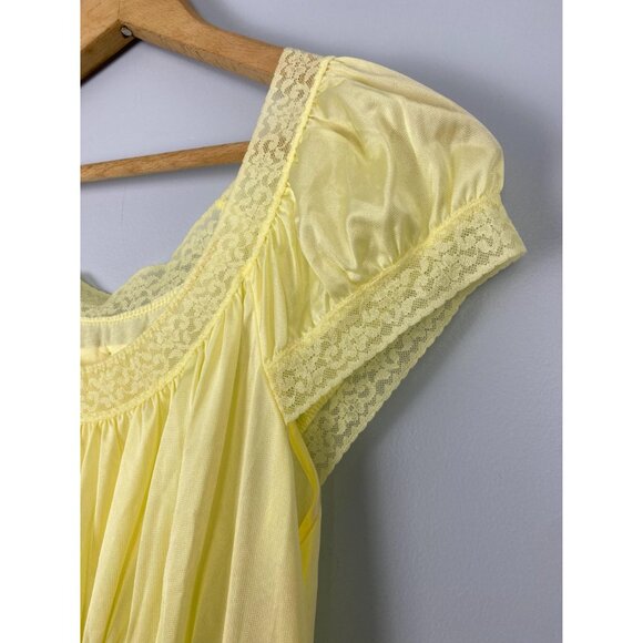 Vintage NWT Shadowline 80s Nightgown with Lace Detail, Size Small, Light Yellow - Picture 4 of 9